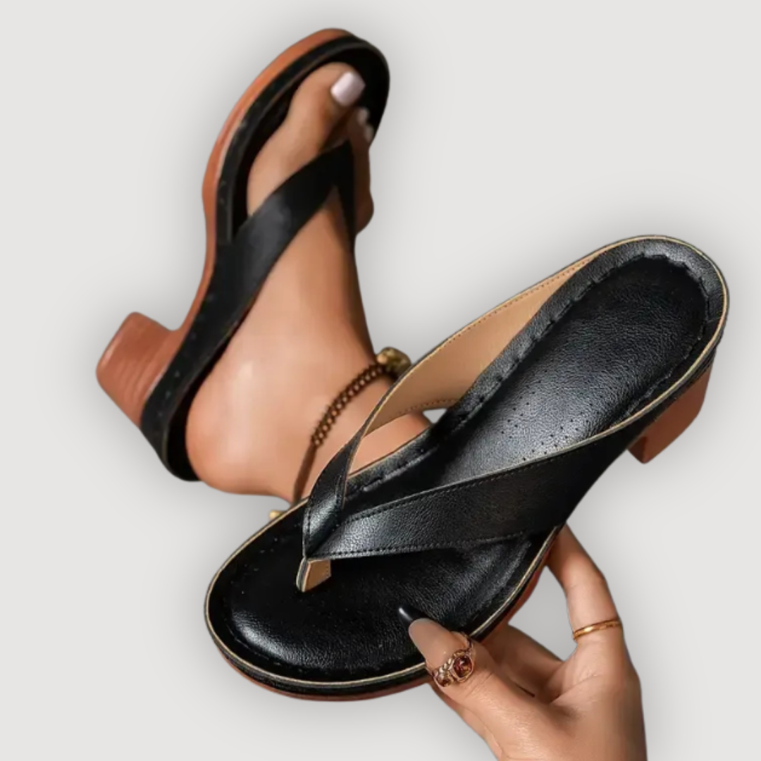 KAIA – CHIC HEELED SANDALS